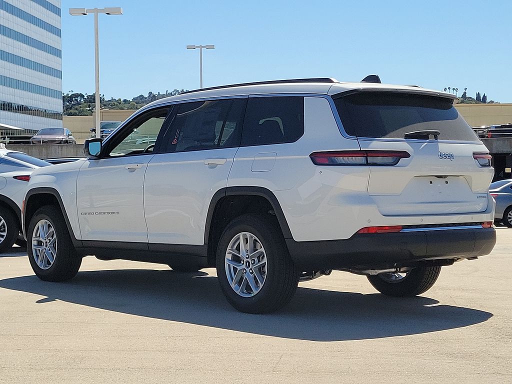 2025 Jeep Grand Cherokee Laredo X photo 14