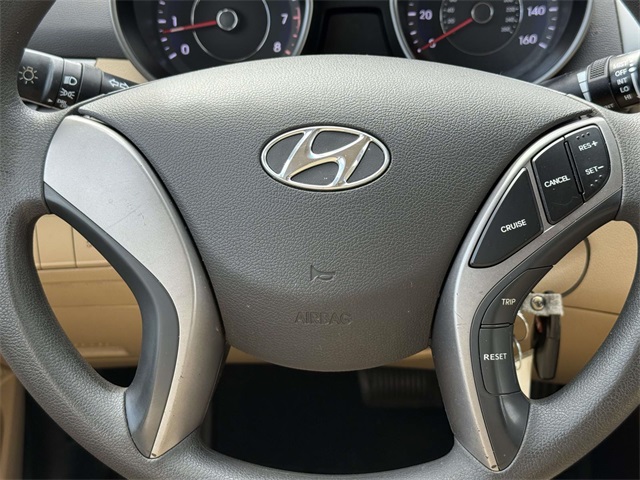 2013 Hyundai Elantra GLS photo 16