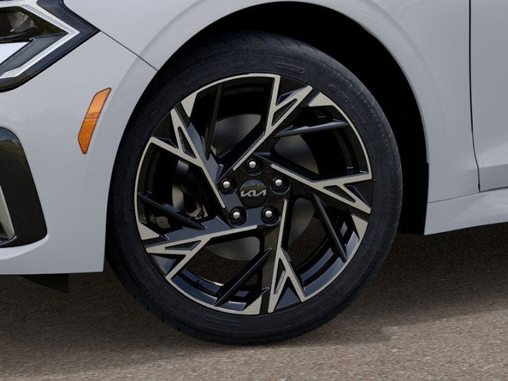 2026 Kia K5 GT-Line photo 5