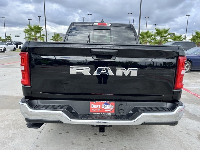 2025 Ram 1500 Tradesman photo 3
