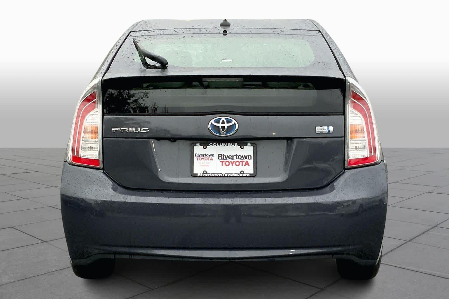2013 Toyota Prius Three photo 4