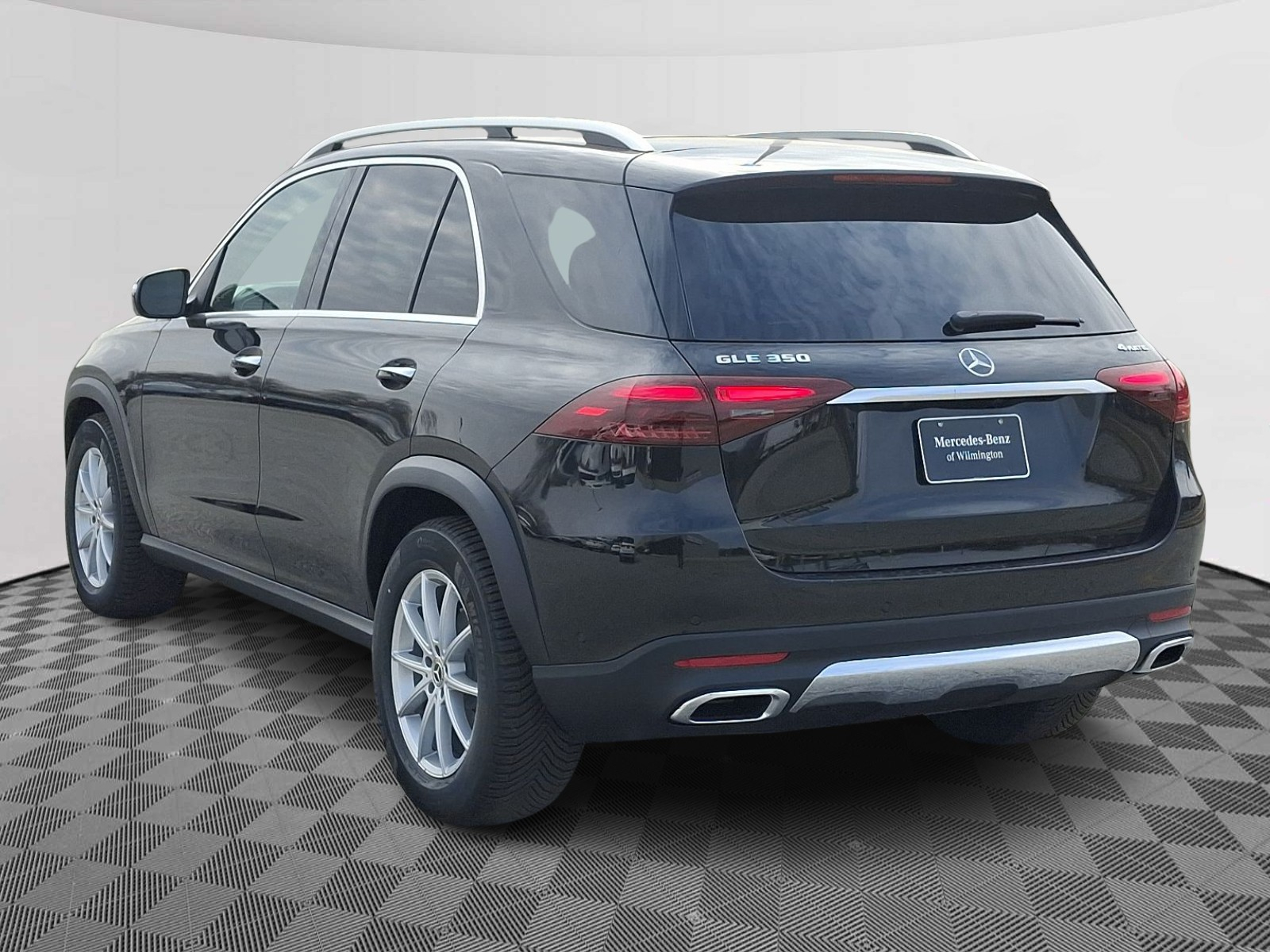 2025 Mercedes Benz GLE 350 4MATIC photo 4