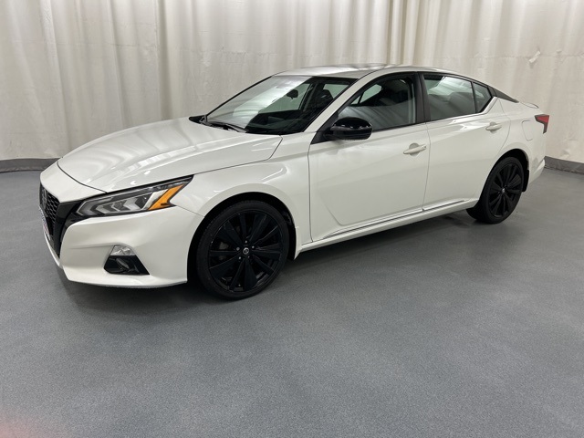 2022 Nissan Altima 2.5 SR photo 2