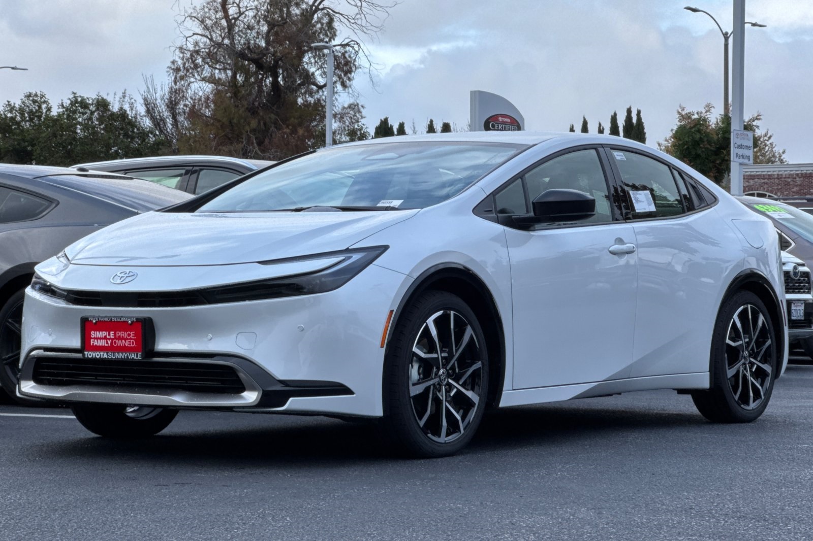 2026 Toyota Prius Plug-in Hybrid XSE photo 2