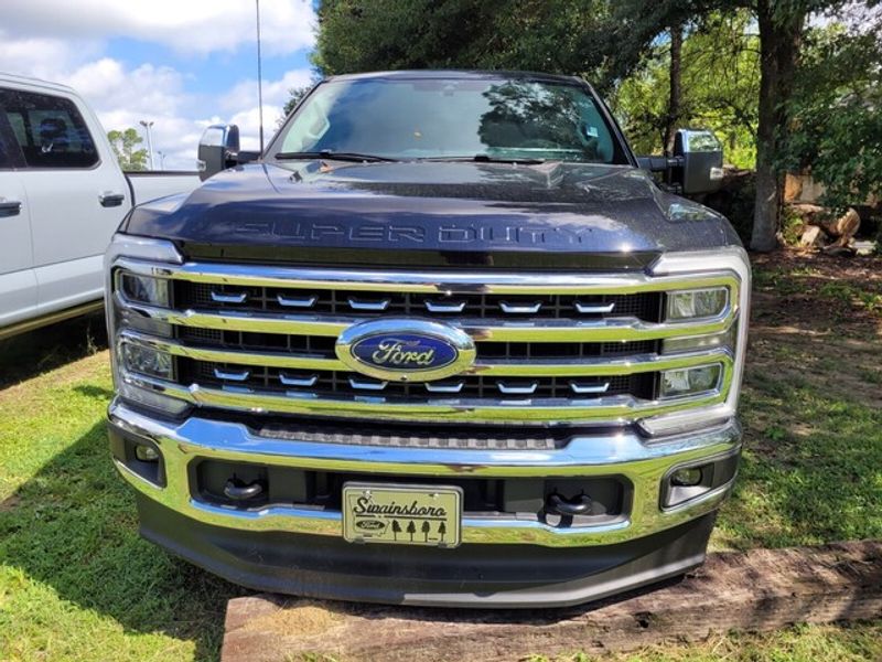 2025 Ford F-350 Lariat photo 2