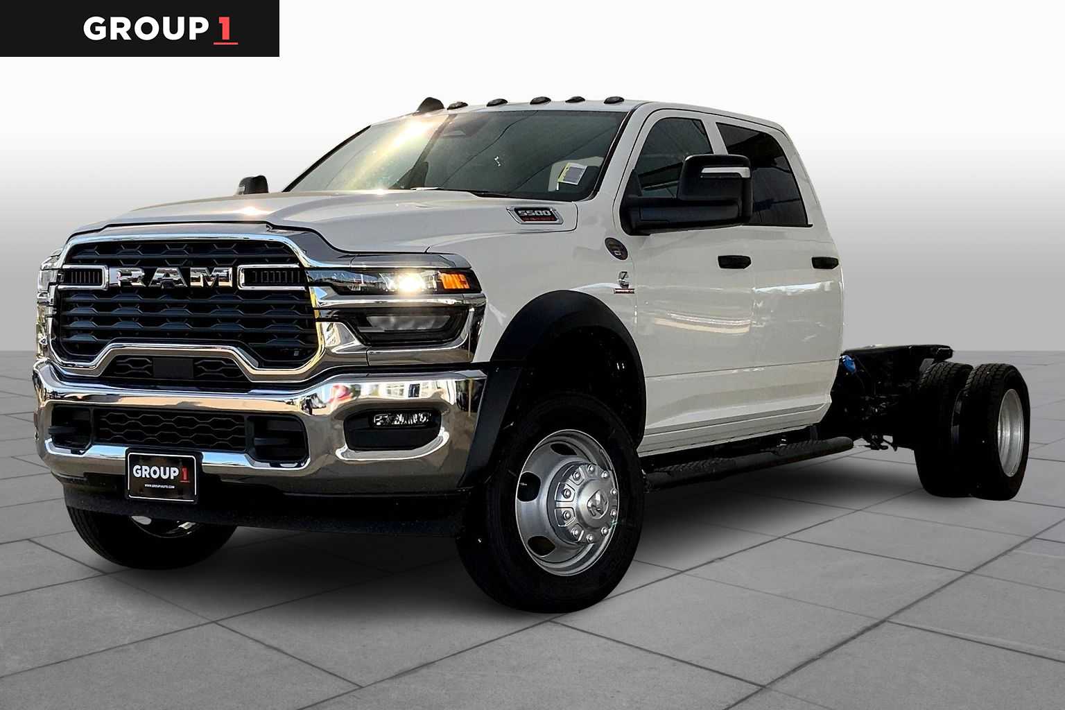 2024 Ram 3500 Tradesman photo 3