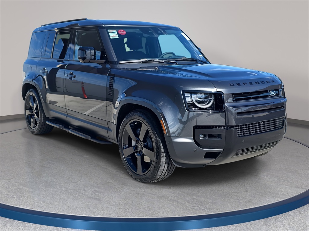 2026 Land Rover Defender 110 S photo 3