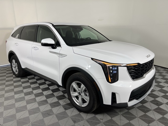 2026 Kia Sorento LX's photo