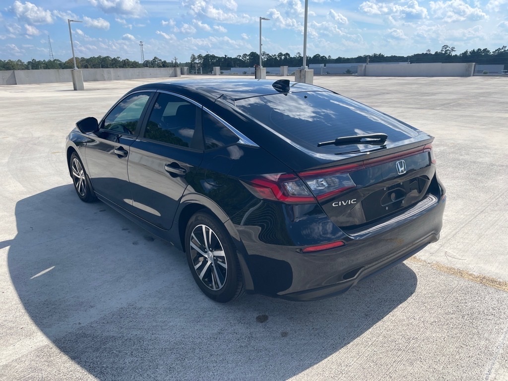 2024 Honda Civic Hatchback LX photo 5