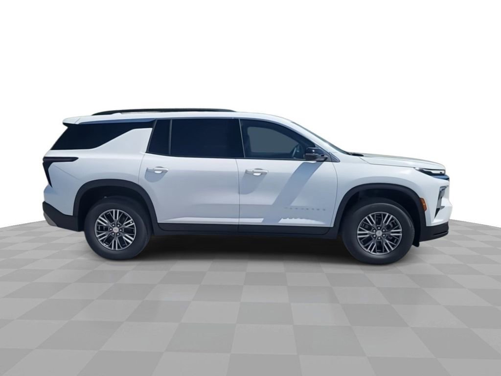 2025 Chevrolet Traverse photo 8