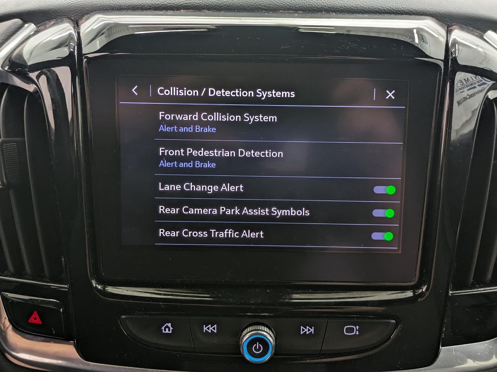 2022 Chevrolet Traverse Cloth photo 3