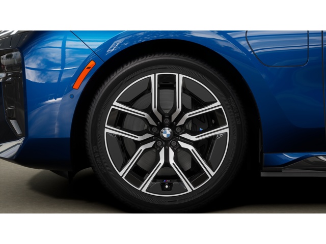 2026 Bmw 750e photo 7