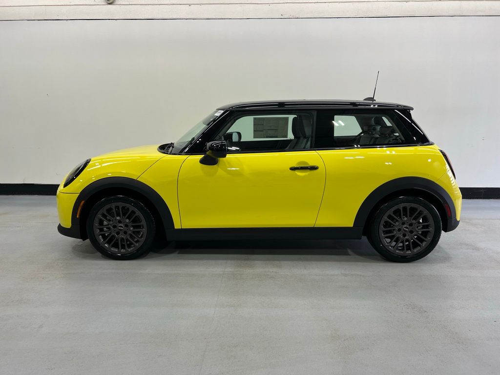 2025 Mini Cooper Signature photo 2