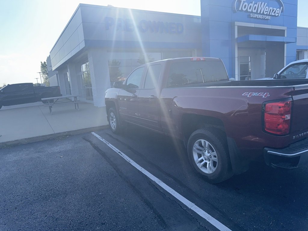 2016 Chevrolet Silverado 1500 LT photo 3