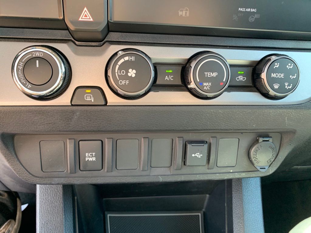2020 Toyota Tacoma SR5 4x4 photo 23