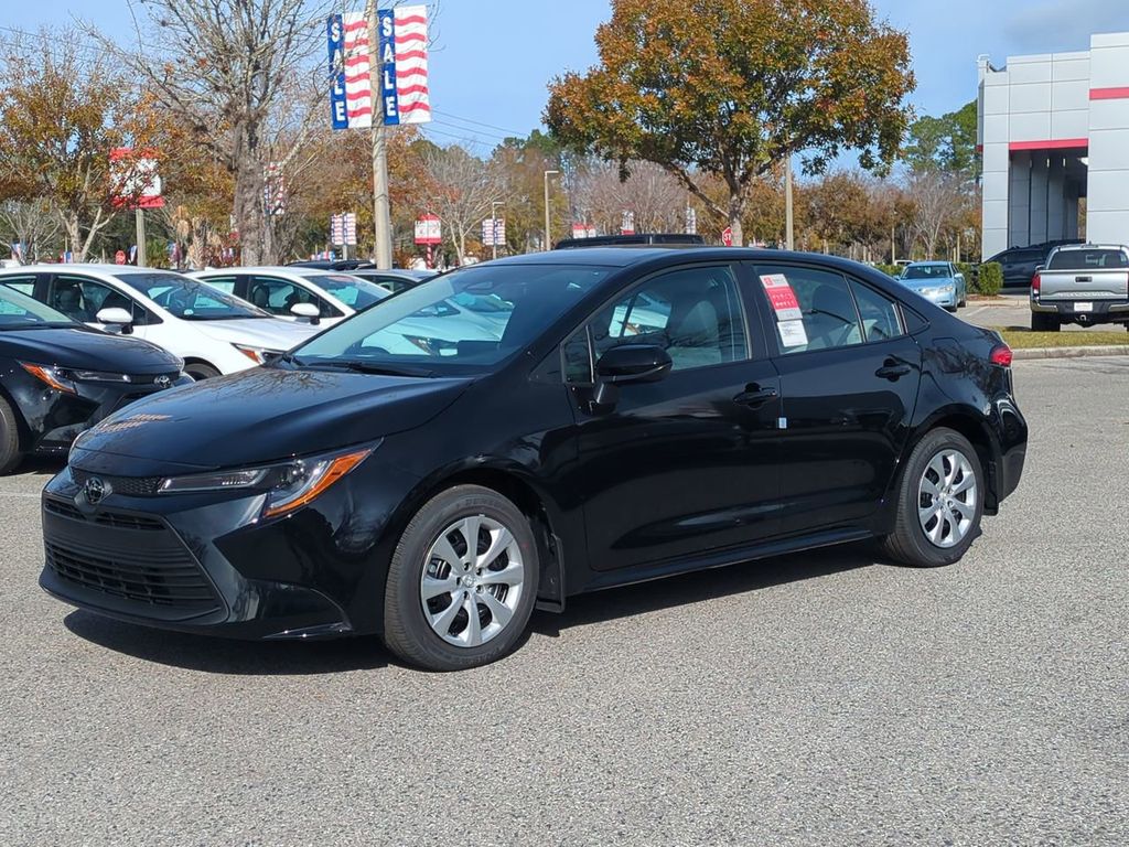 2026 Toyota Corolla LE's photo