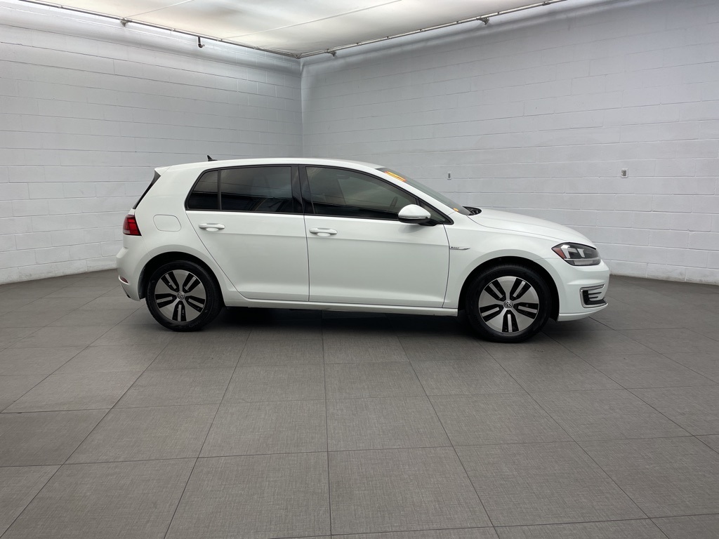 2019 Volkswagen e-Golf SE photo 2