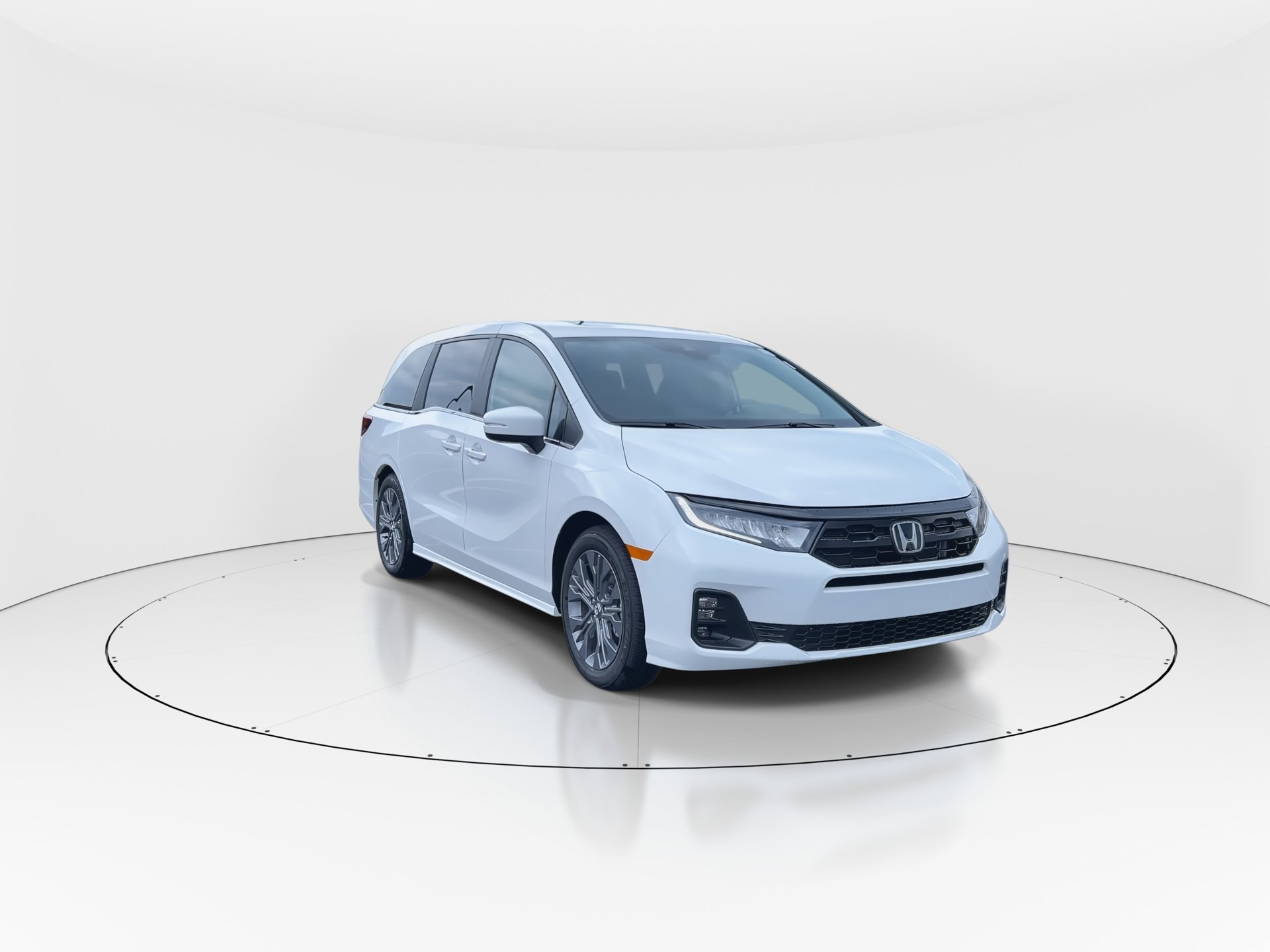 2026 Honda Odyssey Touring photo 2
