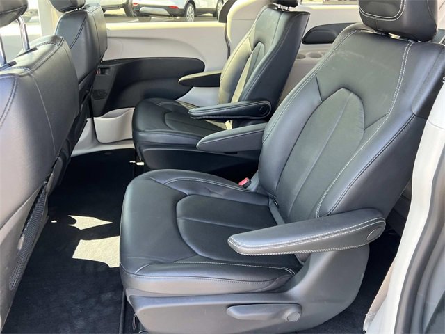 2022 Chrysler Pacifica Hybrid Touring L photo 11