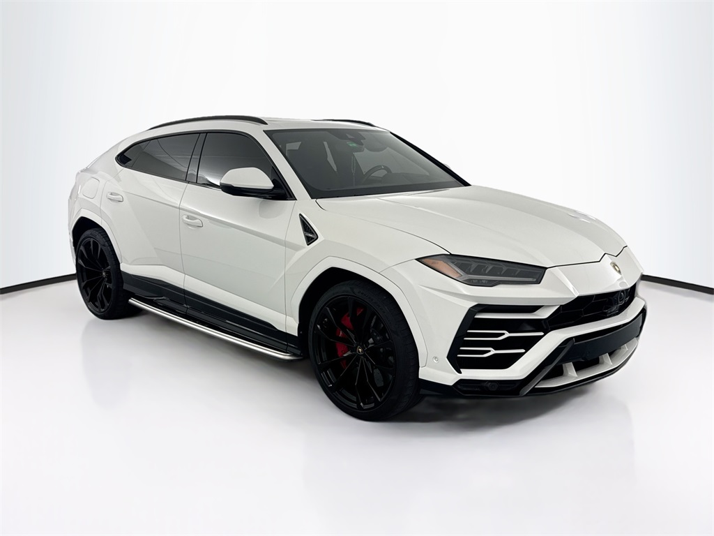 2019 Lamborghini Urus photo 3