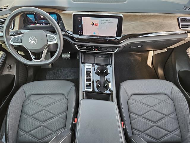 2024 Volkswagen Atlas SE Technology photo 17