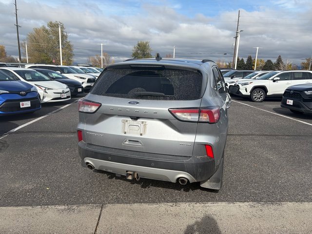 2021 Ford Escape Titanium photo 2