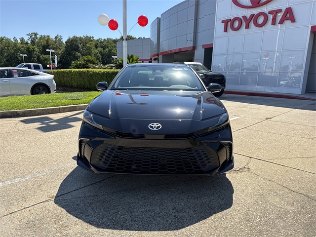 2025 Toyota Camry SE photo 8