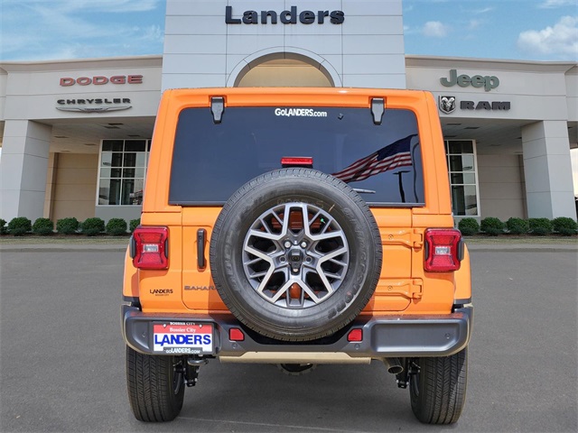 2025 Jeep Wrangler Sahara photo 4