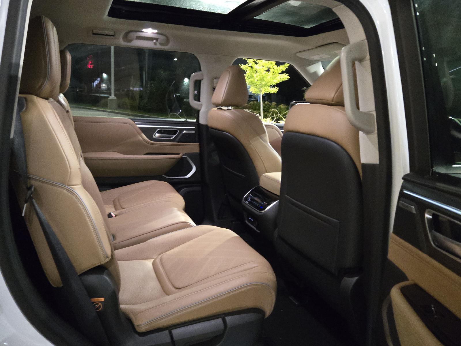 2026 Infiniti QX80 Luxe photo 17
