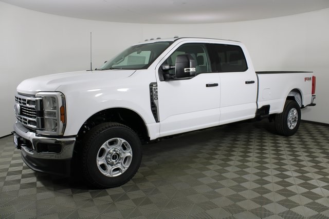 2026 Ford F-350 XLT photo 3