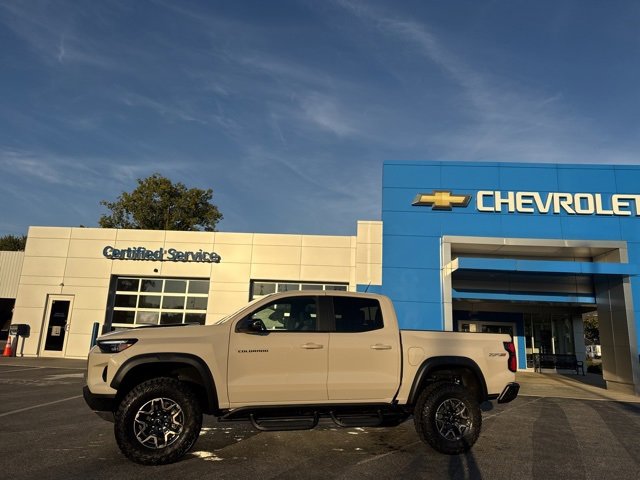 2026 Chevrolet Colorado ZR2 photo 2