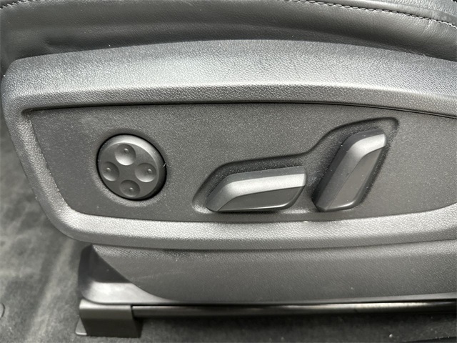 2023 Audi Q5 40 Premium Plus photo 3