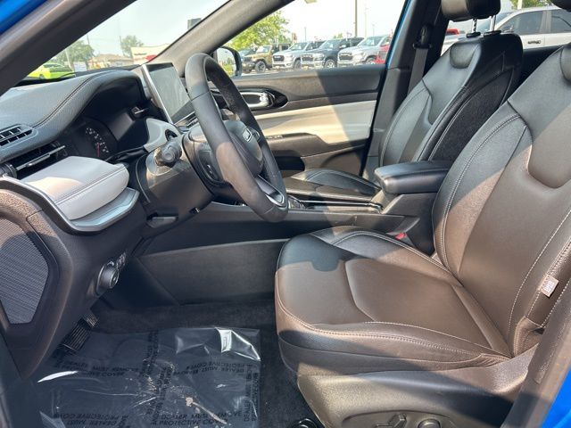 2025 Jeep Compass Limited photo 16
