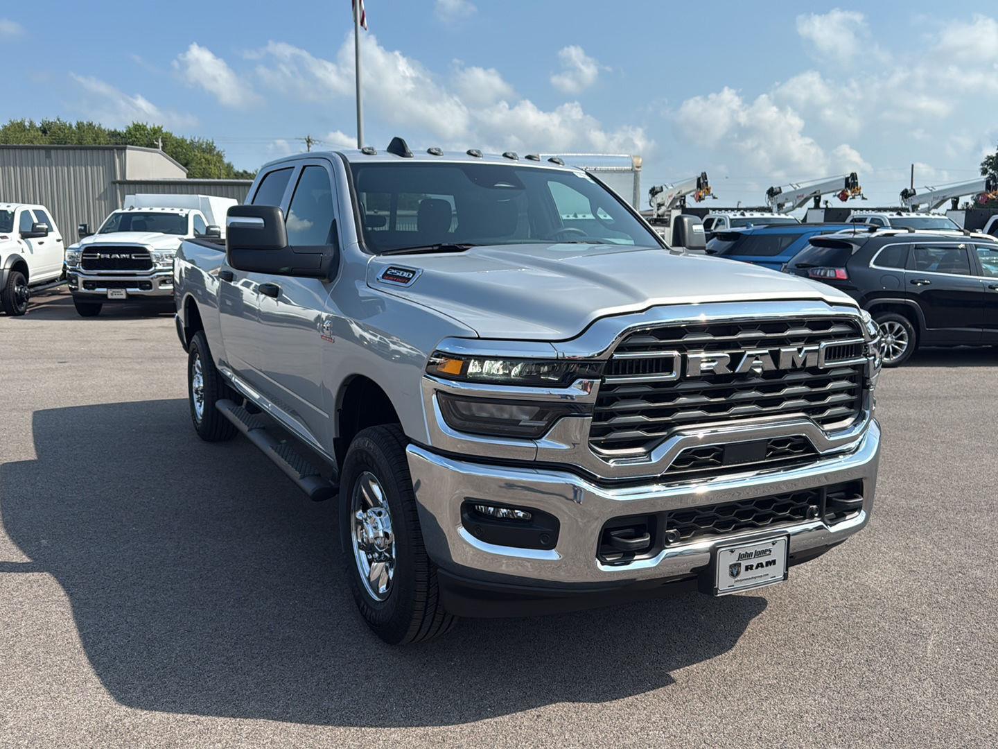 2025 Ram 2500 Tradesman photo 2