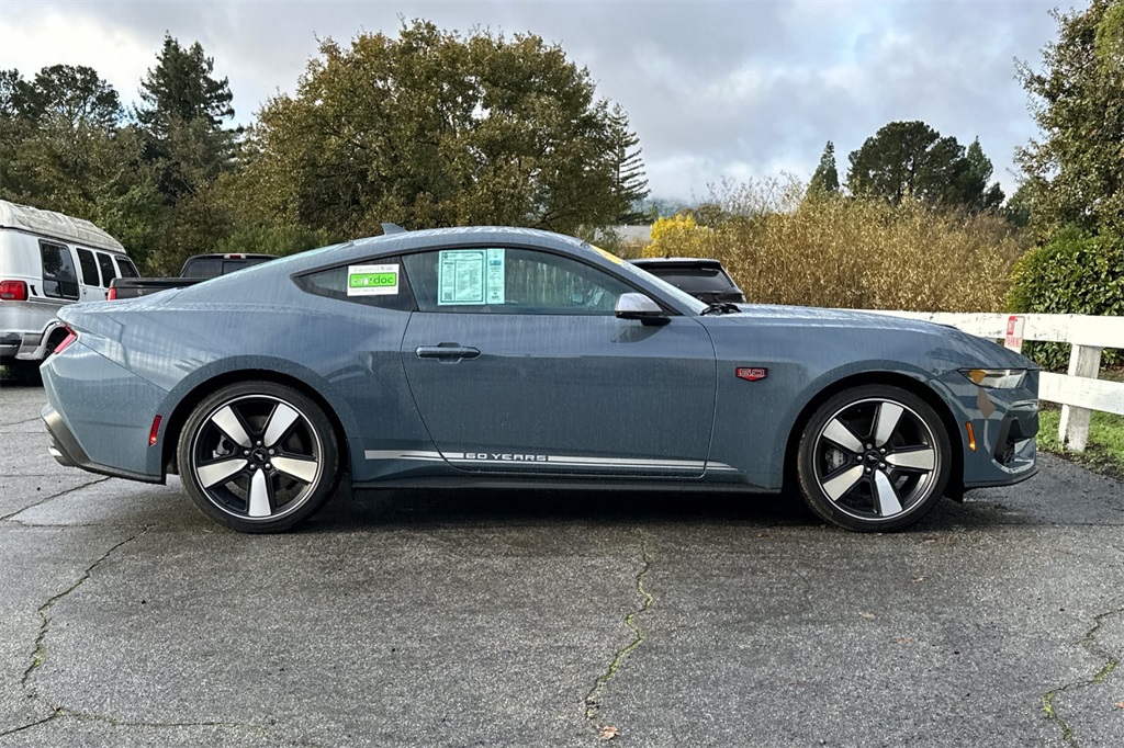 2025 Ford Mustang GT Premium photo 3