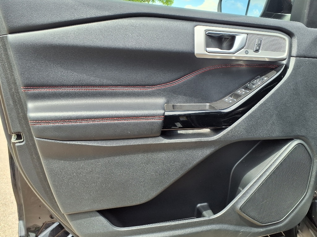 2022 Ford Explorer ST-Line photo 11