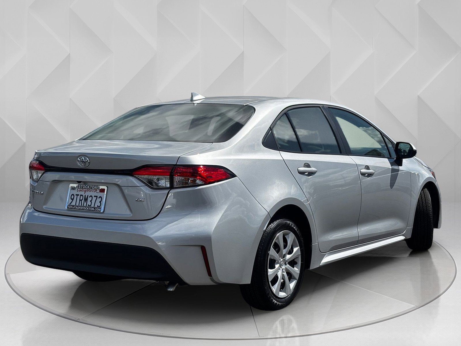 2025 Toyota Corolla LE photo 7