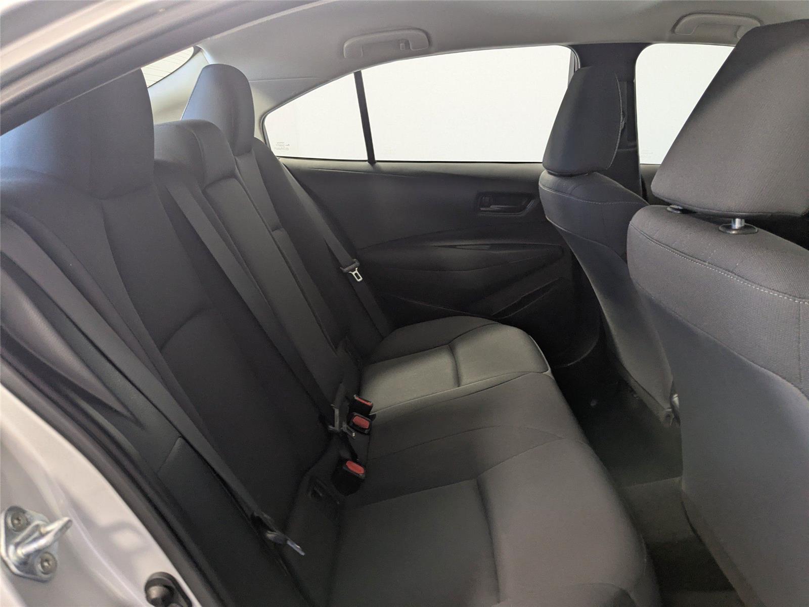 2023 Toyota Corolla LE photo 2