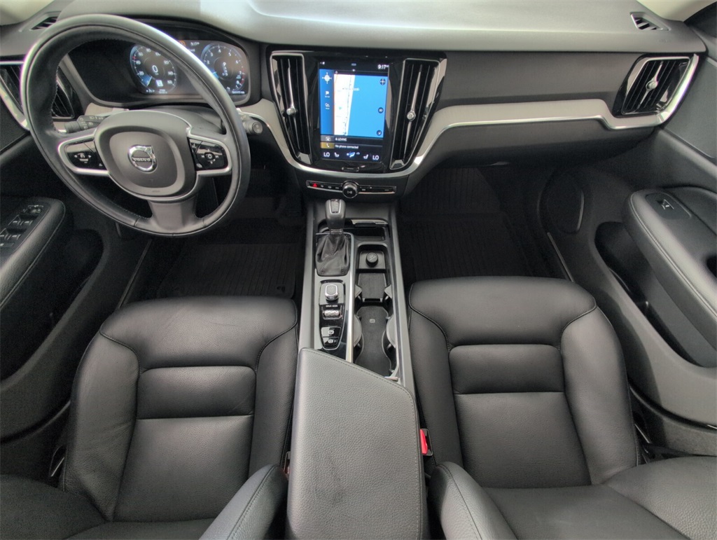 2021 Volvo V60 Cross Country T5 photo 9