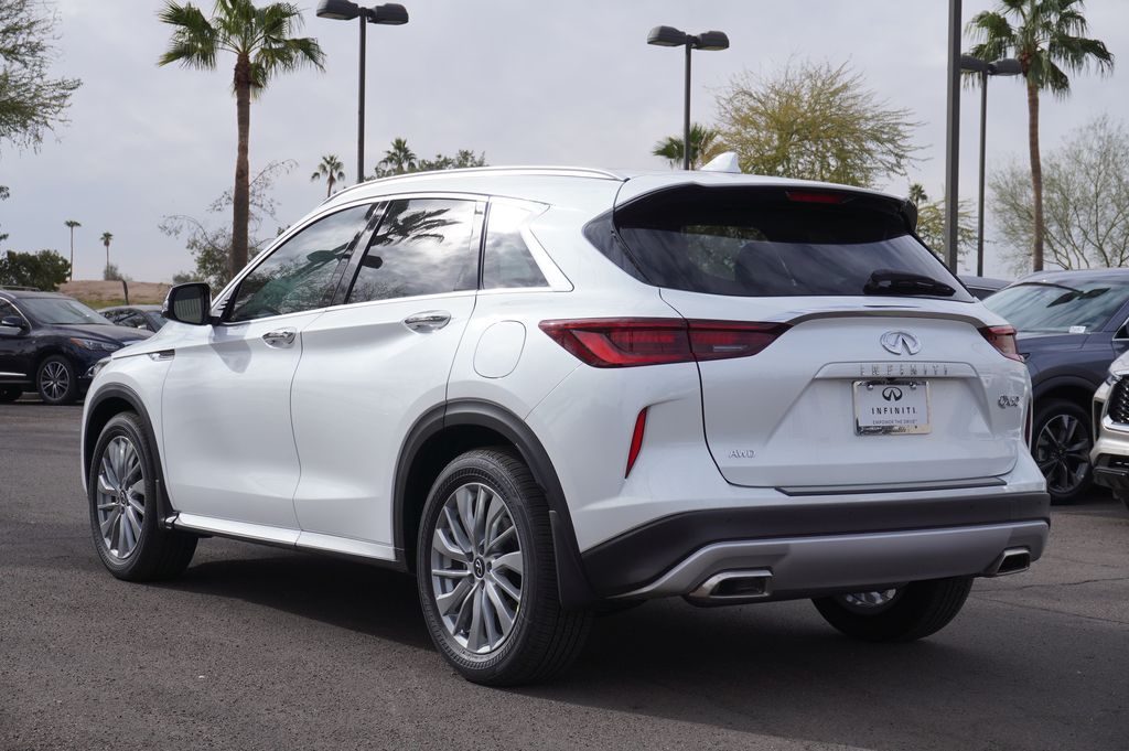 2025 Infiniti QX50 Luxe photo 3