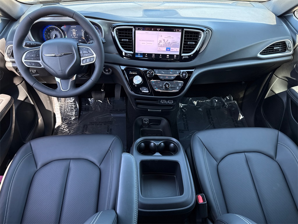 2025 Chrysler Voyager LX photo 20