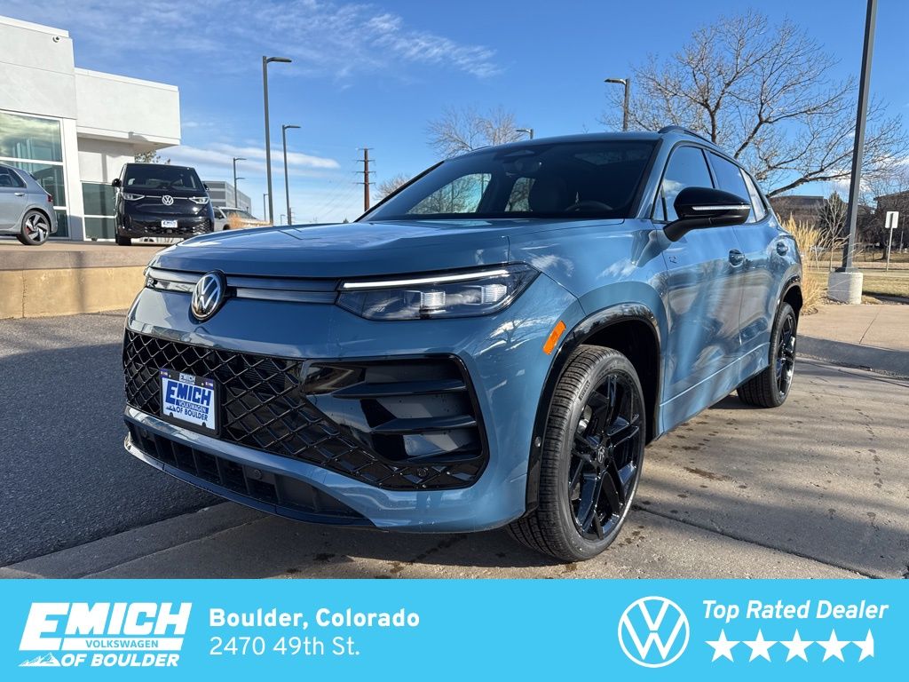 2026 Volkswagen Tiguan SE R-LINE BLACK's photo