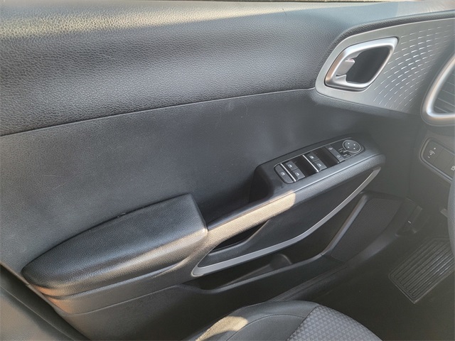 2020 Kia Soul LX photo 30