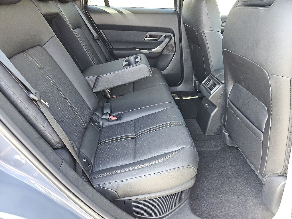 2025 Mazda CX-50 Premium Plus photo 9