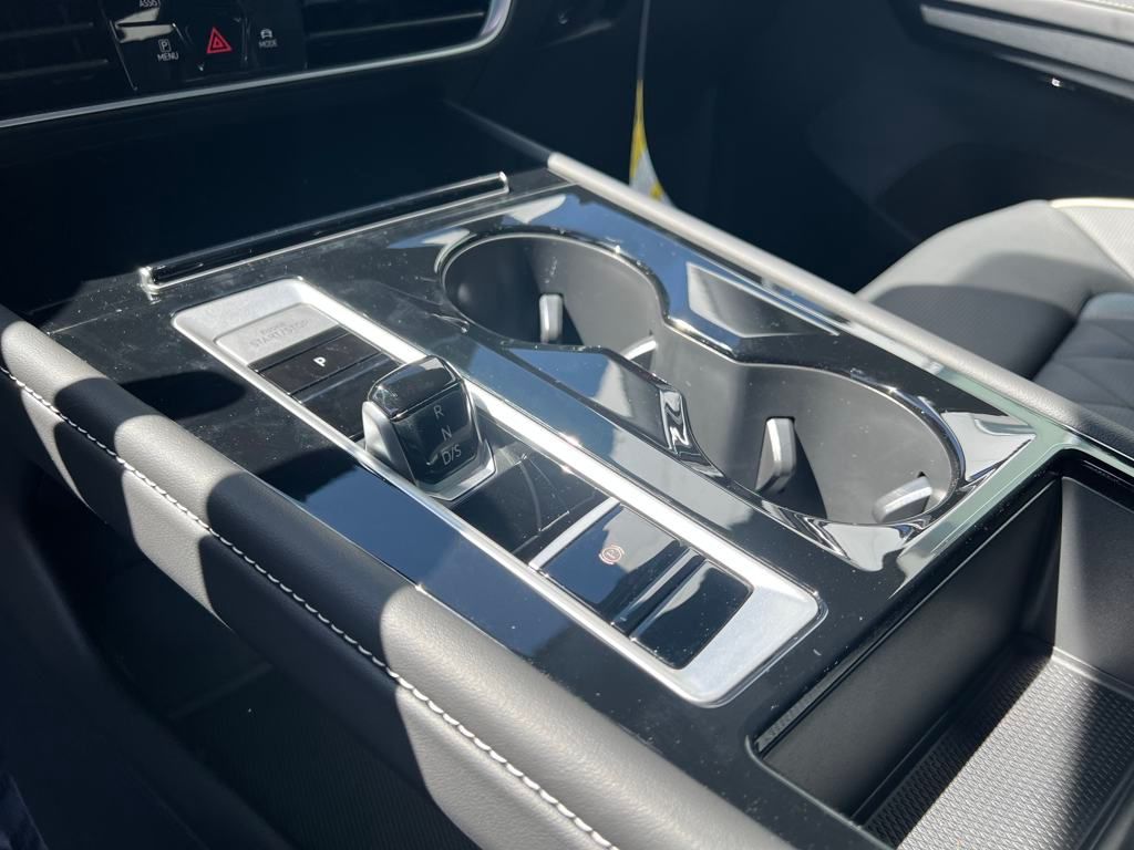 2025 Volkswagen Atlas Cross Sport SEL Premium R-Line photo 22