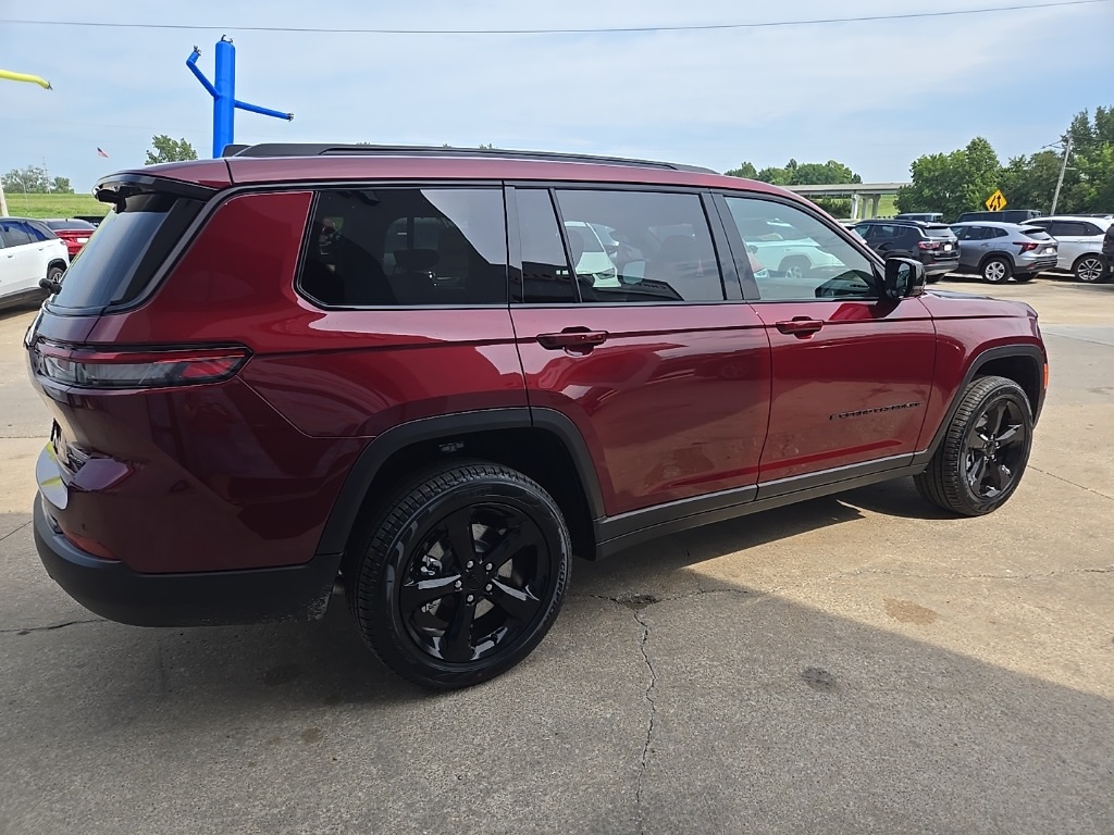 2025 Jeep Grand Cherokee Limited photo 11
