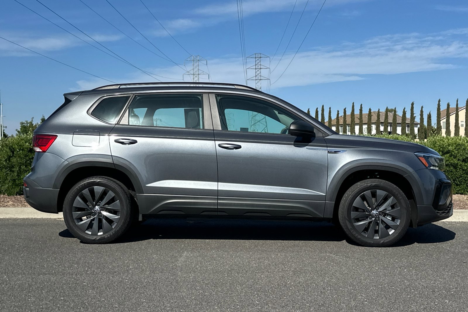 2022 Volkswagen Taos S photo 3