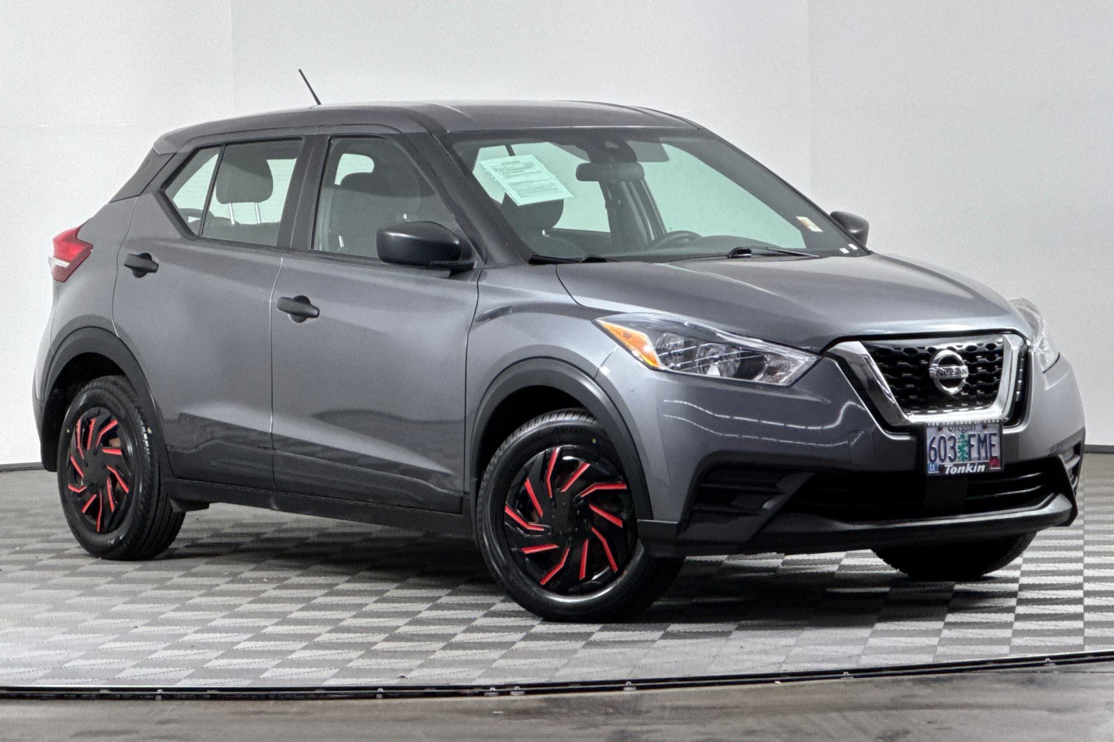 2020 Nissan Kicks S photo 2