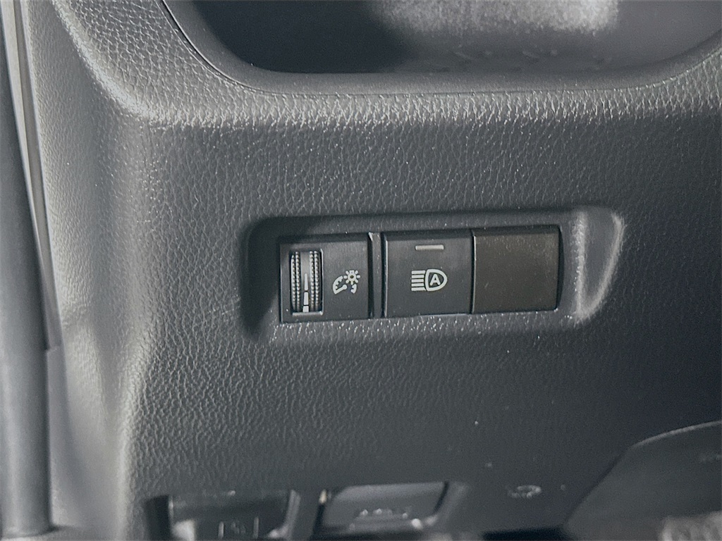 2024 Toyota RAV4 XLE photo 14