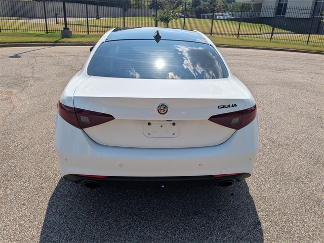 2019 Alfa Romeo Giulia Ti photo 5